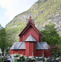 Årdal kyrkje, austfasade, AMH 2009.jpg