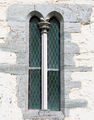 Dale kyrkje, vindauge sørvest i kyrkja, AMH 2012.jpg